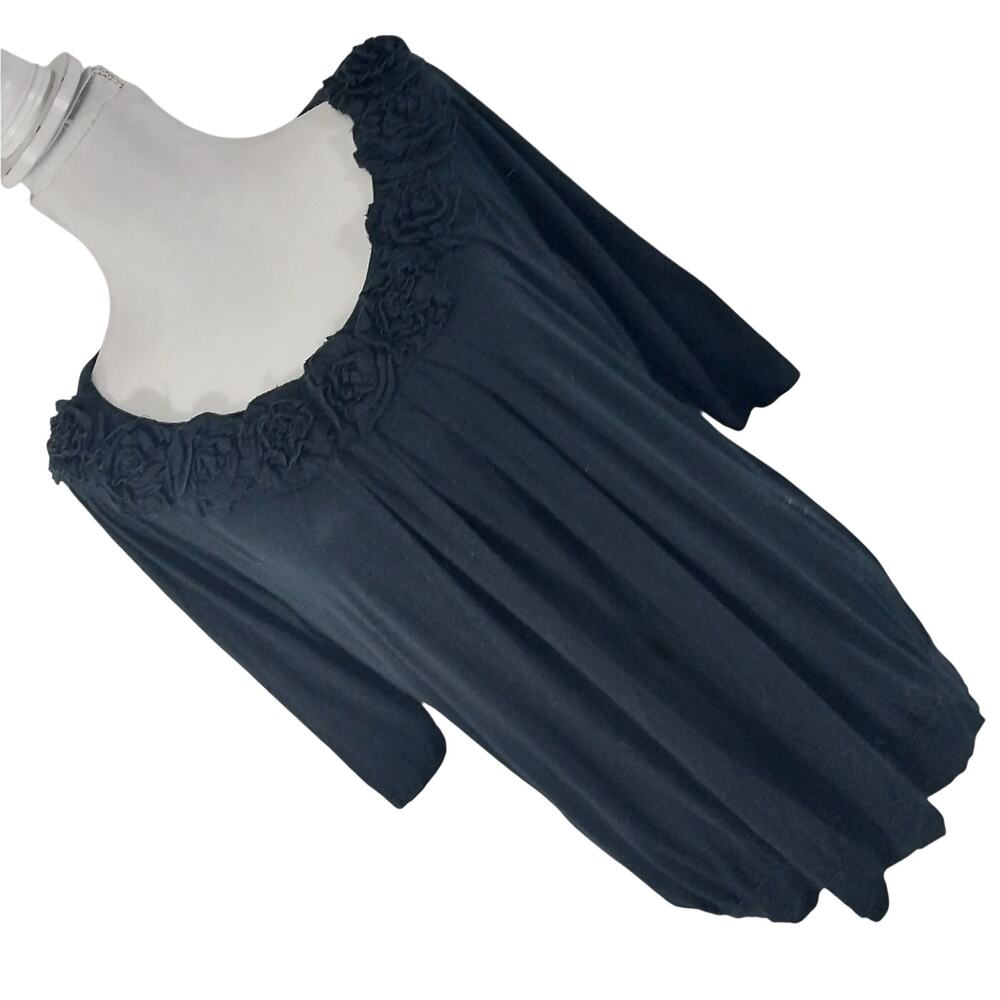 DESIGN HISTORY WOMAN! LUXE BLACK KNIT ROSE EMBELLISHED NECKLINE TEE TOP! SZ 1X